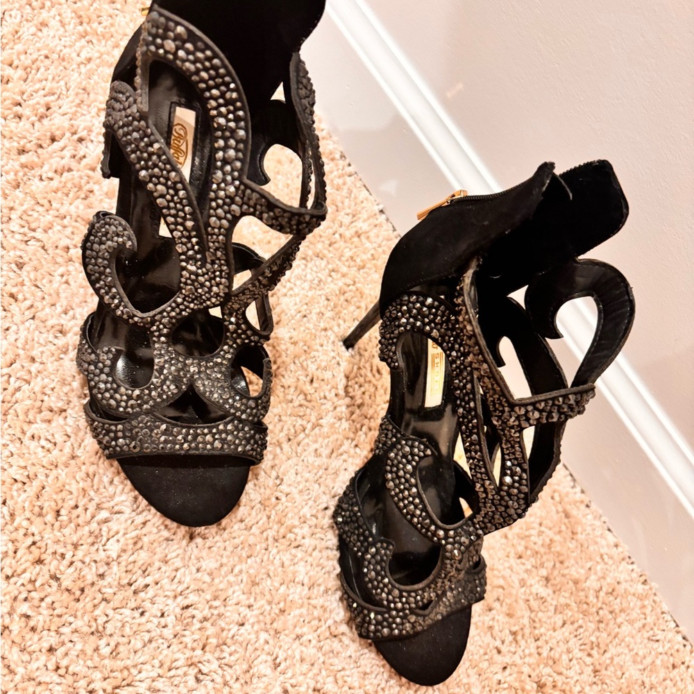 Buffalo  Black Studded Heels